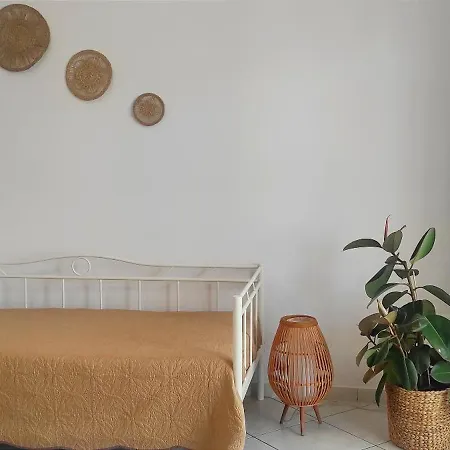 Comfortable Apartment Close To Rafina Port Esterno foto