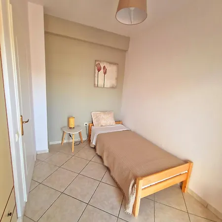 Comfortable Apartment Close To Rafina Port Esterno foto