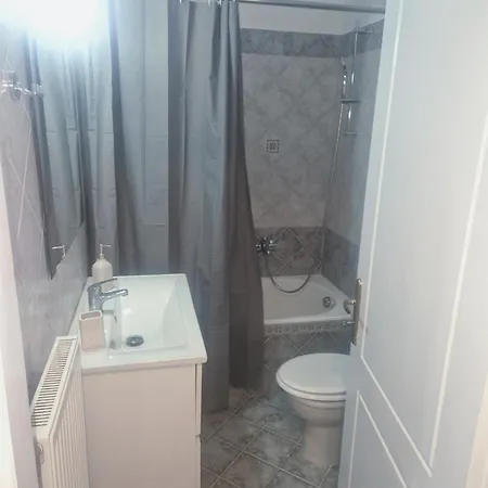 Comfortable Apartment Close To Rafina Port Esterno foto