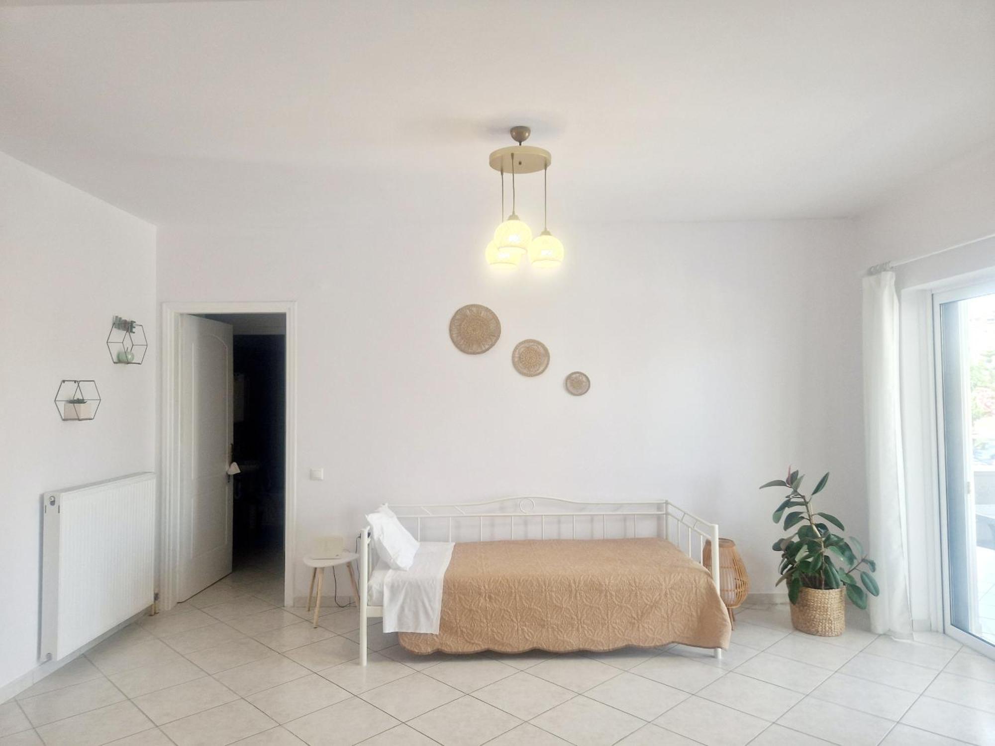 Comfortable Close To Port Apartment